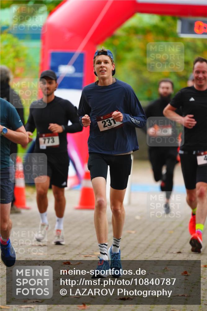 11.10.2026 - Bramfelder Halbmarathon 2026 LAZAROV Photography http://msf.ph/oto/10840787 11.10.2026 09:59:39 Laufen 773, 231 meine-sportfotos.de