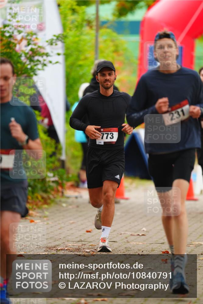 11.10.2026 - Bramfelder Halbmarathon 2026 LAZAROV Photography http://msf.ph/oto/10840791 11.10.2026 09:59:40 Laufen 246, 773, 231 meine-sportfotos.de