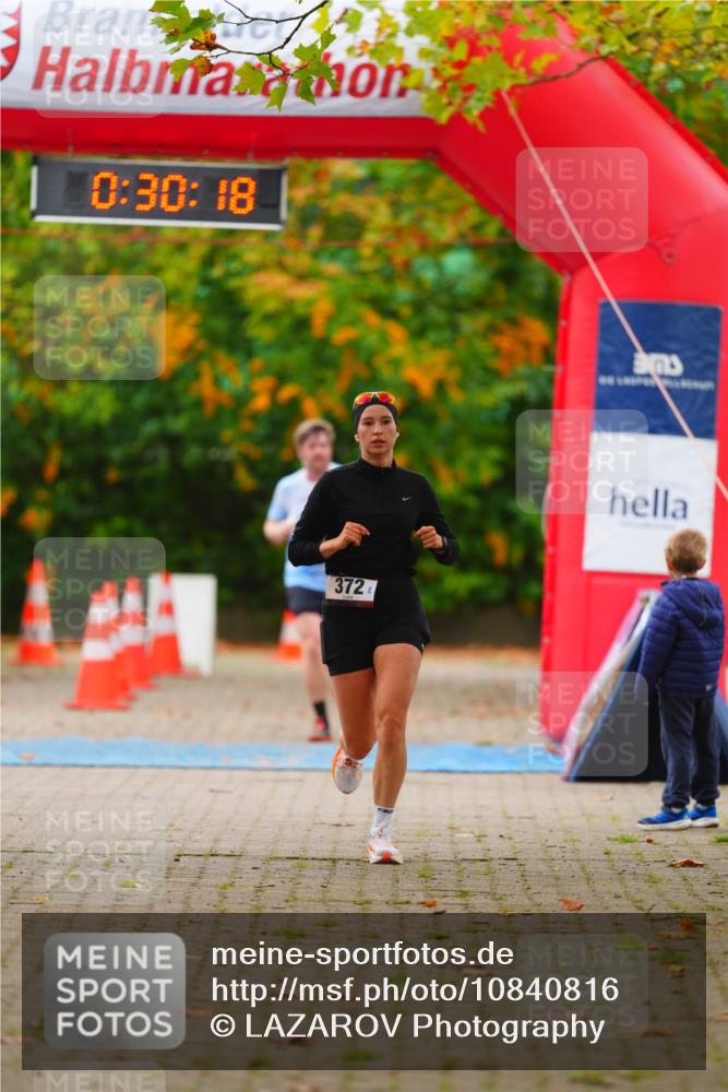 11.10.2026 - Bramfelder Halbmarathon 2026 LAZAROV Photography http://msf.ph/oto/10840816 11.10.2026 10:00:16 Laufen 0, 30, 18, 372 meine-sportfotos.de