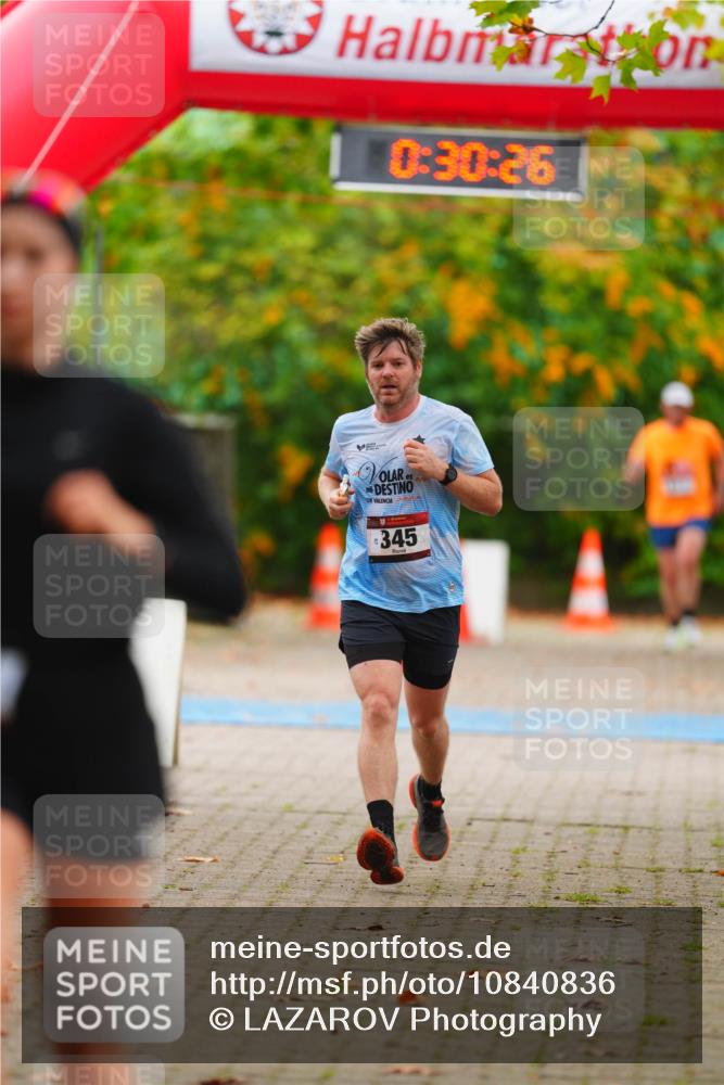 11.10.2026 - Bramfelder Halbmarathon 2026 LAZAROV Photography http://msf.ph/oto/10840836 11.10.2026 10:00:24 Laufen 0, 30, 26, 345 meine-sportfotos.de