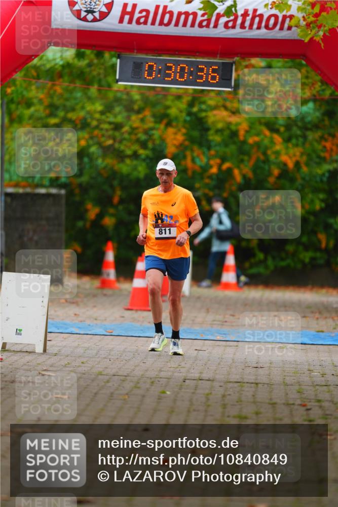 11.10.2026 - Bramfelder Halbmarathon 2026 LAZAROV Photography http://msf.ph/oto/10840849 11.10.2026 10:00:34 Laufen 1, 10, 30, 36, 811 meine-sportfotos.de