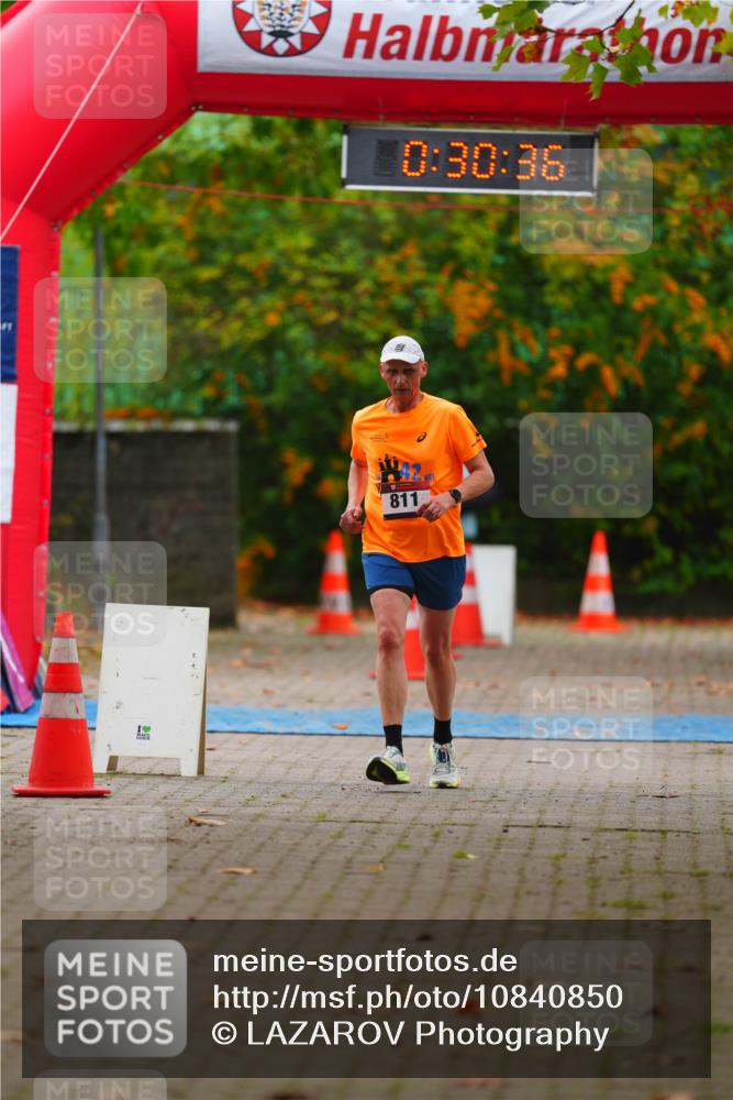 11.10.2026 - Bramfelder Halbmarathon 2026 LAZAROV Photography http://msf.ph/oto/10840850 11.10.2026 10:00:34 Laufen 10, 30, 36, 811 meine-sportfotos.de