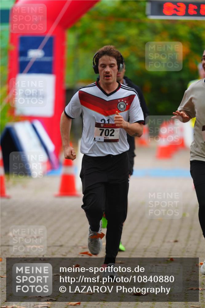 11.10.2026 - Bramfelder Halbmarathon 2026 LAZAROV Photography http://msf.ph/oto/10840880 11.10.2026 10:01:13 Laufen 6, 21, 702, 8361 meine-sportfotos.de