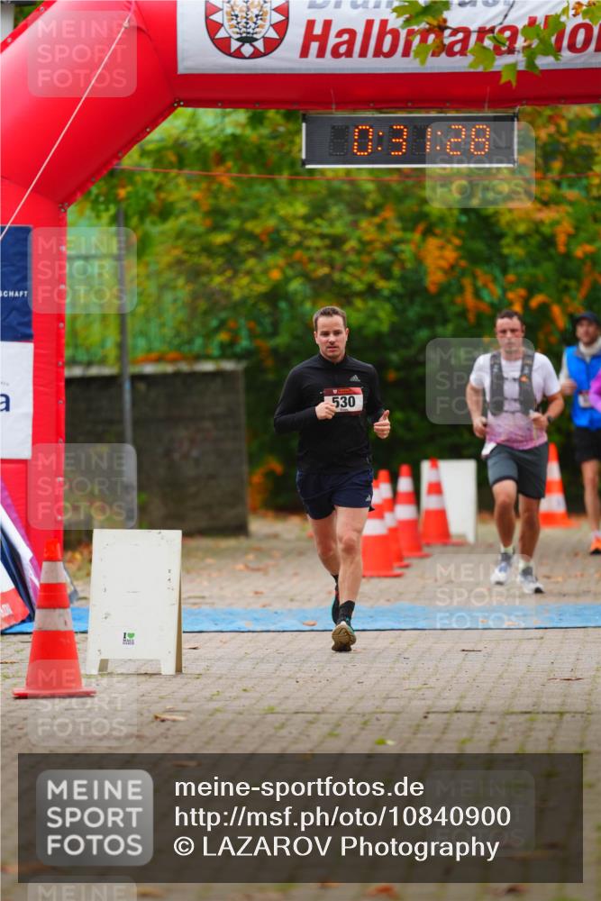 11.10.2026 - Bramfelder Halbmarathon 2026 LAZAROV Photography http://msf.ph/oto/10840900 11.10.2026 10:01:26 Laufen 0, 31, 28, 530 meine-sportfotos.de