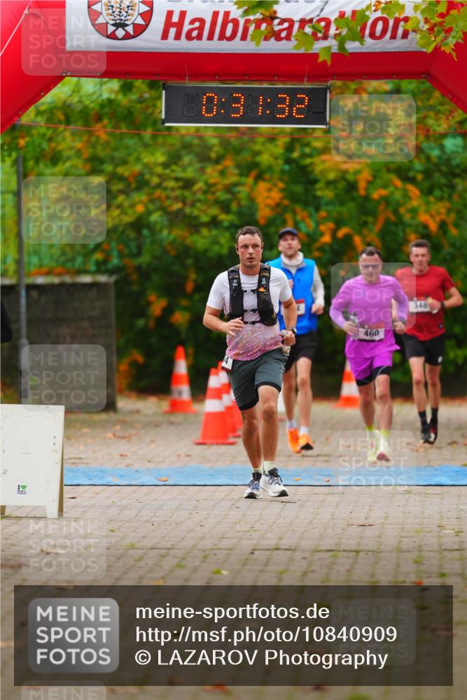 11.10.2026 - Bramfelder Halbmarathon 2026 LAZAROV Photography http://msf.ph/oto/10840909 11.10.2026 10:01:30 Laufen 10, 30, 32, 460 meine-sportfotos.de