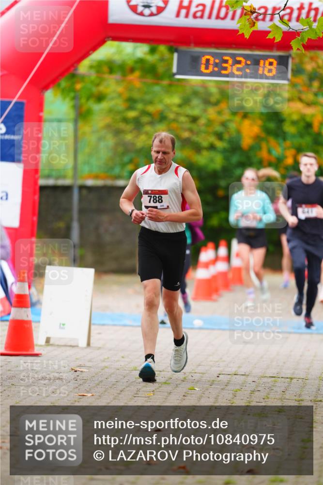 11.10.2026 - Bramfelder Halbmarathon 2026 LAZAROV Photography http://msf.ph/oto/10840975 11.10.2026 10:02:16 Laufen 788, 245, 0, 32, 18 meine-sportfotos.de