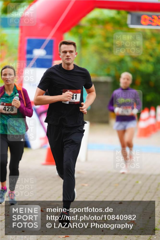 11.10.2026 - Bramfelder Halbmarathon 2026 LAZAROV Photography http://msf.ph/oto/10840982 11.10.2026 10:02:24 Laufen 428, 41 meine-sportfotos.de