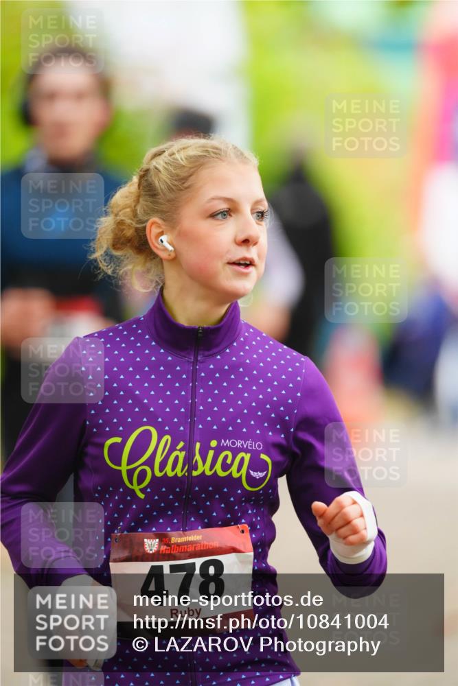 11.10.2026 - Bramfelder Halbmarathon 2026 LAZAROV Photography http://msf.ph/oto/10841004 11.10.2026 10:02:34 Laufen 35, 478 meine-sportfotos.de