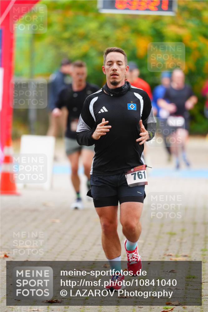 11.10.2026 - Bramfelder Halbmarathon 2026 LAZAROV Photography http://msf.ph/oto/10841040 11.10.2026 10:03:19 Laufen 761 meine-sportfotos.de