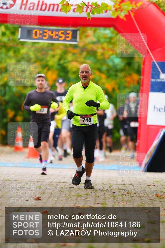 11.10.2026 - Bramfelder Halbmarathon 2026 LAZAROV Photography http://msf.ph/oto/10841186 11.10.2026 10:04:51 Laufen 0, 34, 53, 748, 257 meine-sportfotos.de