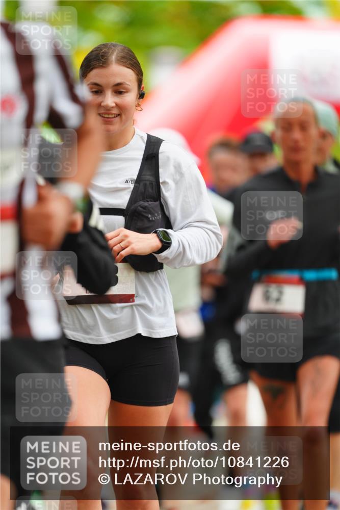 11.10.2026 - Bramfelder Halbmarathon 2026 LAZAROV Photography http://msf.ph/oto/10841226 11.10.2026 10:05:09 Laufen 02 meine-sportfotos.de