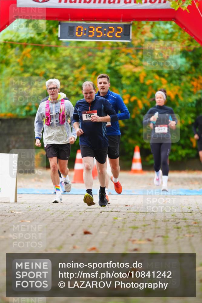 11.10.2026 - Bramfelder Halbmarathon 2026 LAZAROV Photography http://msf.ph/oto/10841242 11.10.2026 10:05:20 Laufen 0, 35, 22, 192, 539 meine-sportfotos.de