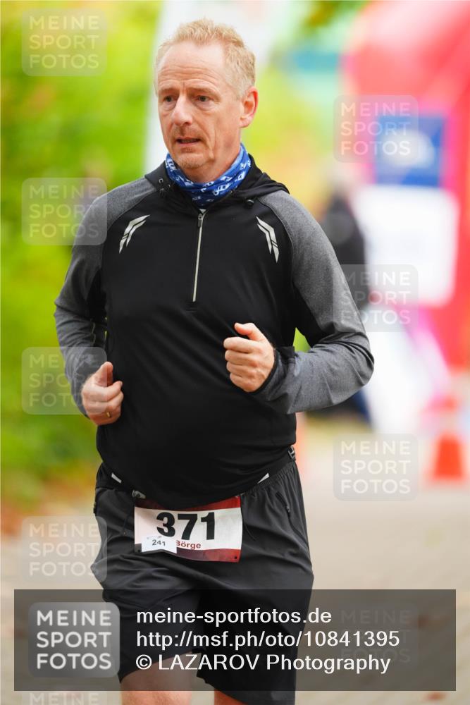 11.10.2026 - Bramfelder Halbmarathon 2026 LAZAROV Photography http://msf.ph/oto/10841395 11.10.2026 10:07:30 Laufen 371, 241 meine-sportfotos.de
