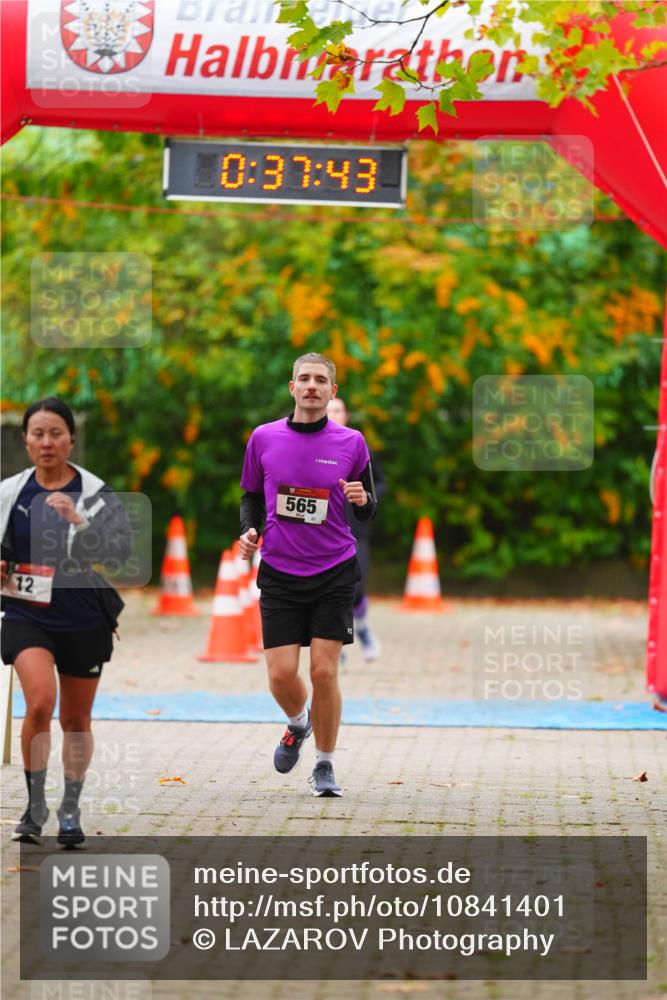 11.10.2026 - Bramfelder Halbmarathon 2026 LAZAROV Photography http://msf.ph/oto/10841401 11.10.2026 10:07:41 Laufen 12, 0, 37, 43, 565, 87 meine-sportfotos.de