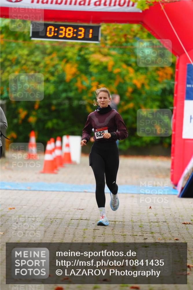 11.10.2026 - Bramfelder Halbmarathon 2026 LAZAROV Photography http://msf.ph/oto/10841435 11.10.2026 10:08:28 Laufen 0, 38, 31, 625 meine-sportfotos.de