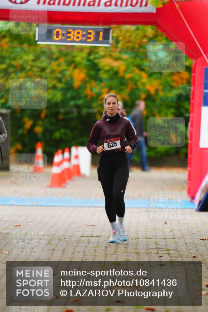 11.10.2026 - Bramfelder Halbmarathon 2026 LAZAROV Photography http://msf.ph/oto/10841436 11.10.2026 10:08:29 Laufen 0, 38, 3, 625 meine-sportfotos.de