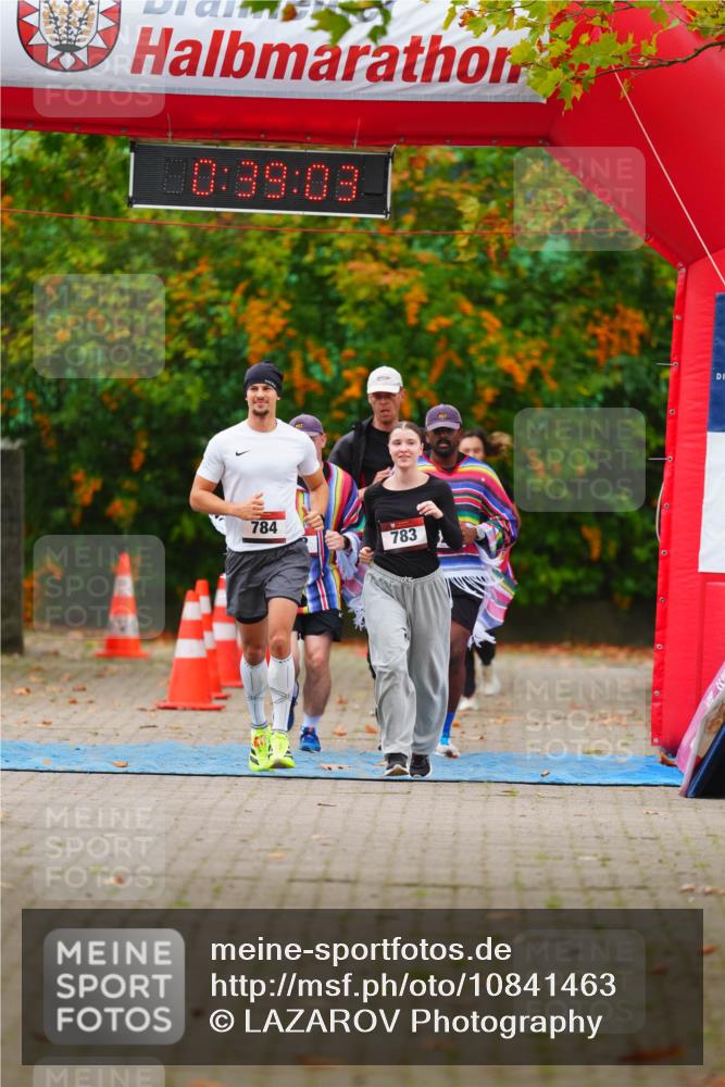 11.10.2026 - Bramfelder Halbmarathon 2026 LAZAROV Photography http://msf.ph/oto/10841463 11.10.2026 10:09:01 Laufen 0, 39, 08, 784, 783 meine-sportfotos.de