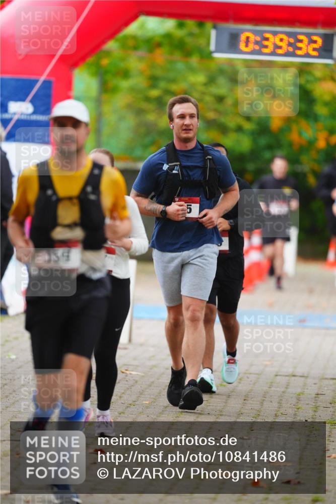 11.10.2026 - Bramfelder Halbmarathon 2026 LAZAROV Photography http://msf.ph/oto/10841486 11.10.2026 10:09:30 Laufen 359, 51, 0, 39, 32 meine-sportfotos.de