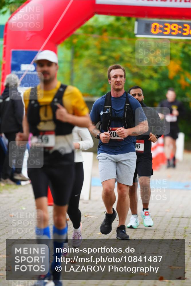 11.10.2026 - Bramfelder Halbmarathon 2026 LAZAROV Photography http://msf.ph/oto/10841487 11.10.2026 10:09:30 Laufen 9, 20, 96, 0, 39, 3 meine-sportfotos.de