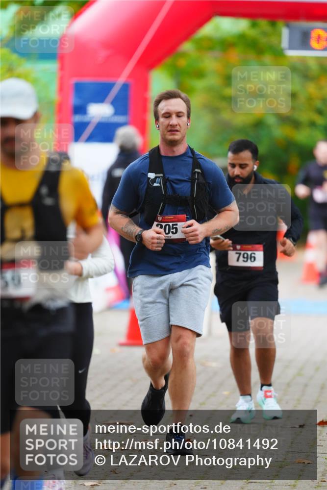11.10.2026 - Bramfelder Halbmarathon 2026 LAZAROV Photography http://msf.ph/oto/10841492 11.10.2026 10:09:32 Laufen 59, 205, 796 meine-sportfotos.de