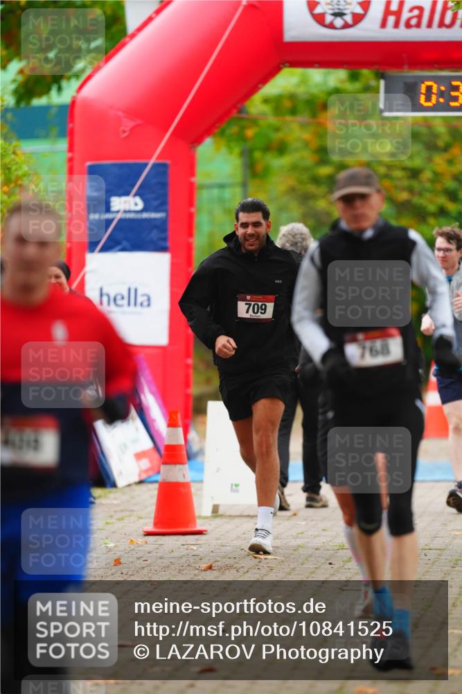 11.10.2026 - Bramfelder Halbmarathon 2026 LAZAROV Photography http://msf.ph/oto/10841525 11.10.2026 10:09:48 Laufen 709, 768, 0, 3 meine-sportfotos.de