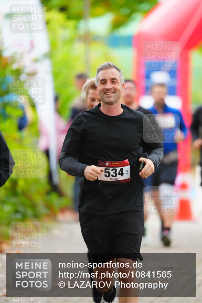 11.10.2026 - Bramfelder Halbmarathon 2026 LAZAROV Photography http://msf.ph/oto/10841565 11.10.2026 10:10:15 Laufen 35, 534, 297 meine-sportfotos.de