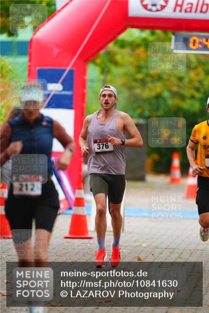 11.10.2026 - Bramfelder Halbmarathon 2026 LAZAROV Photography http://msf.ph/oto/10841630 11.10.2026 10:11:40 Laufen 212, 376, 0, 4 meine-sportfotos.de