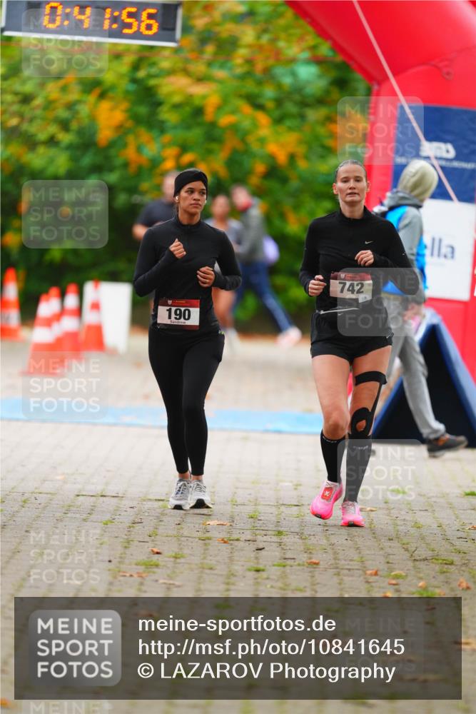 11.10.2026 - Bramfelder Halbmarathon 2026 LAZAROV Photography http://msf.ph/oto/10841645 11.10.2026 10:11:54 Laufen 0, 41, 56, 190, 742 meine-sportfotos.de
