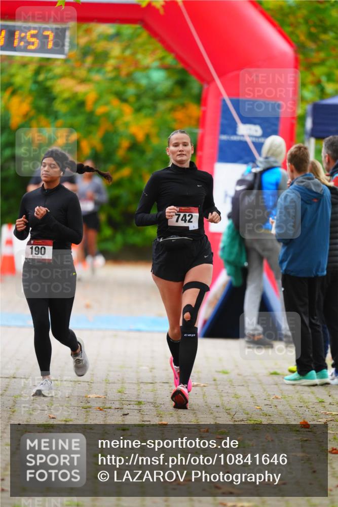 11.10.2026 - Bramfelder Halbmarathon 2026 LAZAROV Photography http://msf.ph/oto/10841646 11.10.2026 10:11:55 Laufen 1, 57, 742, 190, 7 meine-sportfotos.de