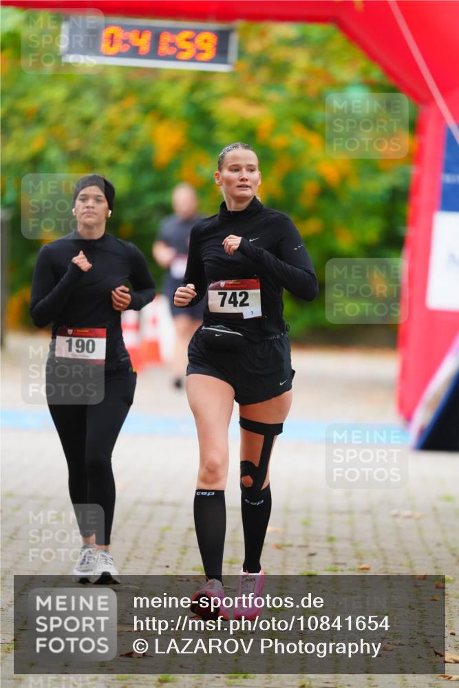 11.10.2026 - Bramfelder Halbmarathon 2026 LAZAROV Photography http://msf.ph/oto/10841654 11.10.2026 10:11:57 Laufen 0, 41, 59, 190, 742 meine-sportfotos.de