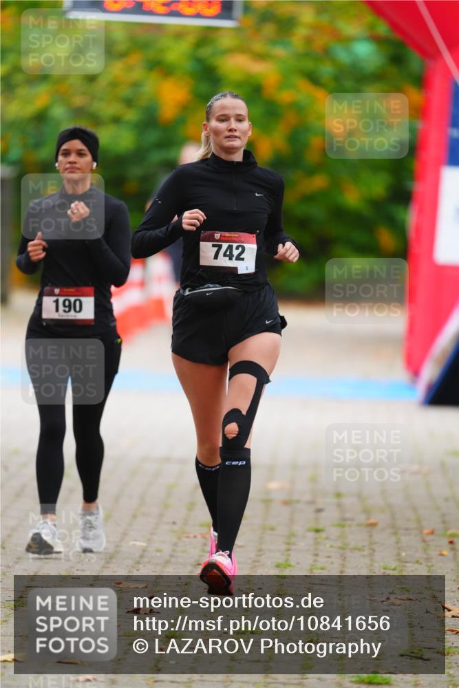 11.10.2026 - Bramfelder Halbmarathon 2026 LAZAROV Photography http://msf.ph/oto/10841656 11.10.2026 10:11:58 Laufen 190, 742, 3 meine-sportfotos.de