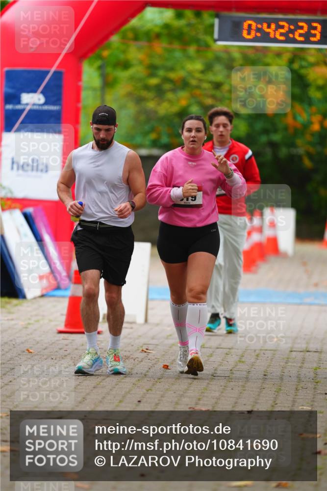 11.10.2026 - Bramfelder Halbmarathon 2026 LAZAROV Photography http://msf.ph/oto/10841690 11.10.2026 10:12:21 Laufen 800100, 0, 42, 23 meine-sportfotos.de