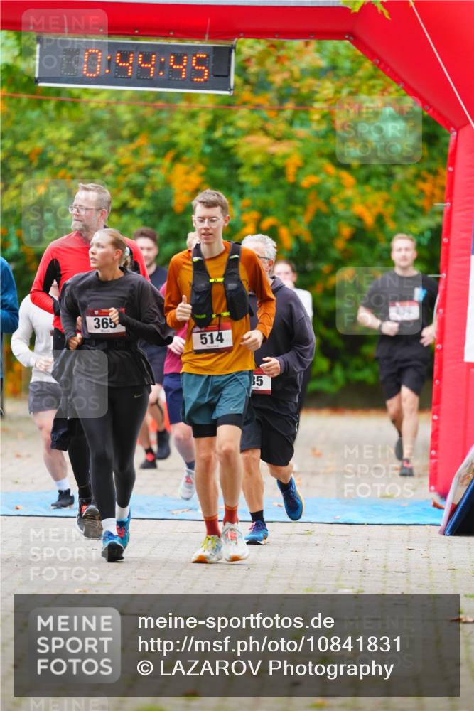 11.10.2026 - Bramfelder Halbmarathon 2026 LAZAROV Photography http://msf.ph/oto/10841831 11.10.2026 10:14:43 Laufen 00, 44, 45, 365, 514, 35 meine-sportfotos.de