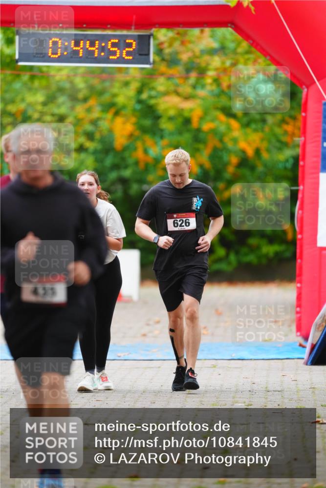 11.10.2026 - Bramfelder Halbmarathon 2026 LAZAROV Photography http://msf.ph/oto/10841845 11.10.2026 10:14:50 Laufen 0, 44, 52, 435, 626 meine-sportfotos.de