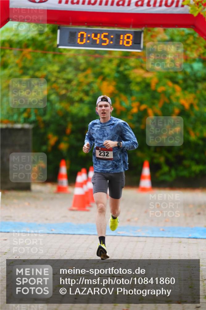 11.10.2026 - Bramfelder Halbmarathon 2026 LAZAROV Photography http://msf.ph/oto/10841860 11.10.2026 10:15:16 Laufen 0, 45, 18, 232 meine-sportfotos.de