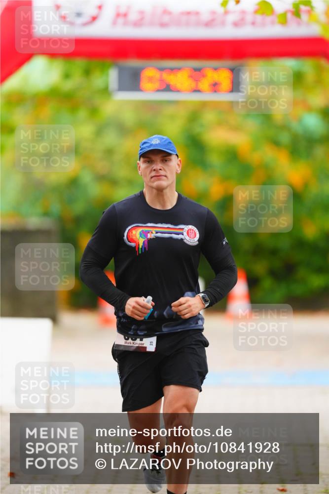 11.10.2026 - Bramfelder Halbmarathon 2026 LAZAROV Photography http://msf.ph/oto/10841928 11.10.2026 10:16:27 Laufen  meine-sportfotos.de