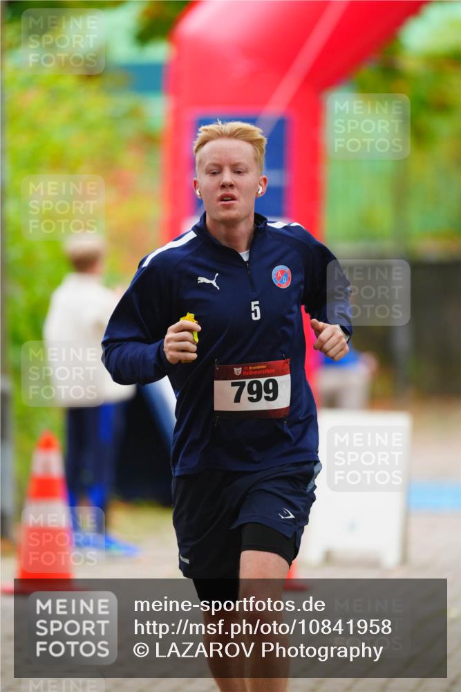 11.10.2026 - Bramfelder Halbmarathon 2026 LAZAROV Photography http://msf.ph/oto/10841958 11.10.2026 10:17:13 Laufen 5, 35, 799 meine-sportfotos.de