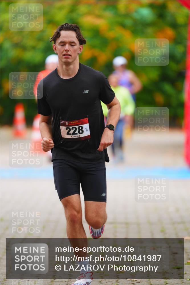 11.10.2026 - Bramfelder Halbmarathon 2026 LAZAROV Photography http://msf.ph/oto/10841987 11.10.2026 10:17:40 Laufen 25, 228, 292 meine-sportfotos.de