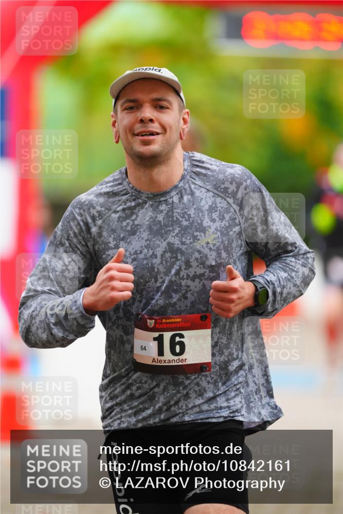 11.10.2026 - Bramfelder Halbmarathon 2026 LAZAROV Photography http://msf.ph/oto/10842161 11.10.2026 10:19:32 Laufen 35, 64, 16 meine-sportfotos.de