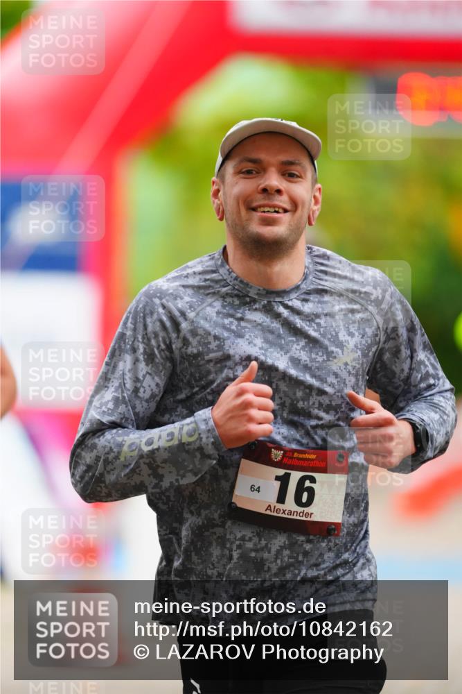11.10.2026 - Bramfelder Halbmarathon 2026 LAZAROV Photography http://msf.ph/oto/10842162 11.10.2026 10:19:32 Laufen 35, 64, 16 meine-sportfotos.de