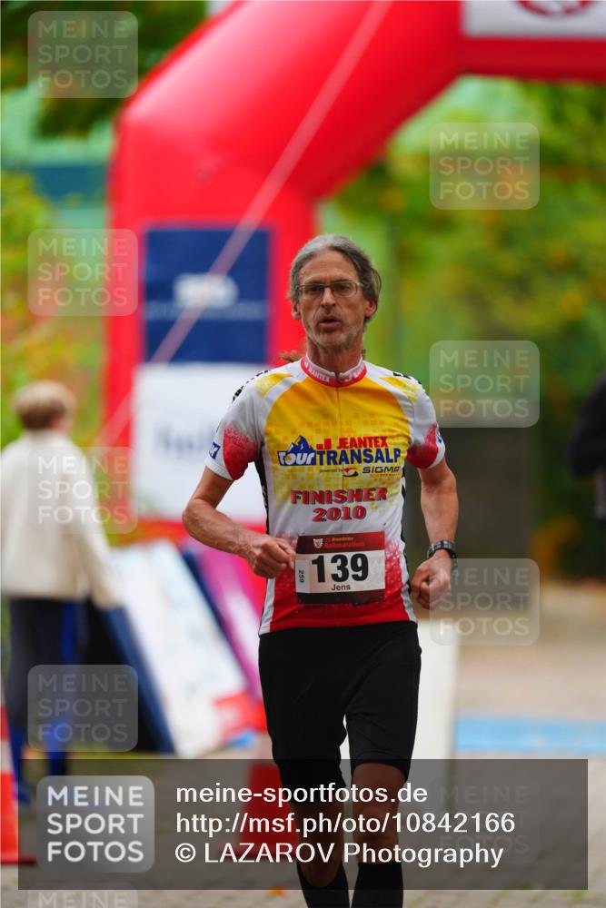 11.10.2026 - Bramfelder Halbmarathon 2026 LAZAROV Photography http://msf.ph/oto/10842166 11.10.2026 10:19:34 Laufen 2010, 35, 139, 259 meine-sportfotos.de