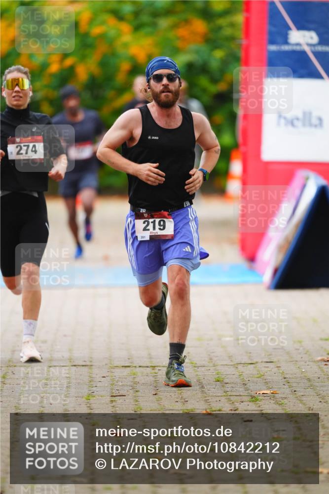 11.10.2026 - Bramfelder Halbmarathon 2026 LAZAROV Photography http://msf.ph/oto/10842212 11.10.2026 10:20:11 Laufen 401, 274, 3, 219, 281, 23 meine-sportfotos.de