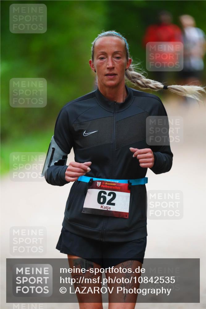11.10.2026 - Bramfelder Halbmarathon 2026 LAZAROV Photography http://msf.ph/oto/10842535 11.10.2026 10:31:28 Laufen 85, 35, 62 meine-sportfotos.de