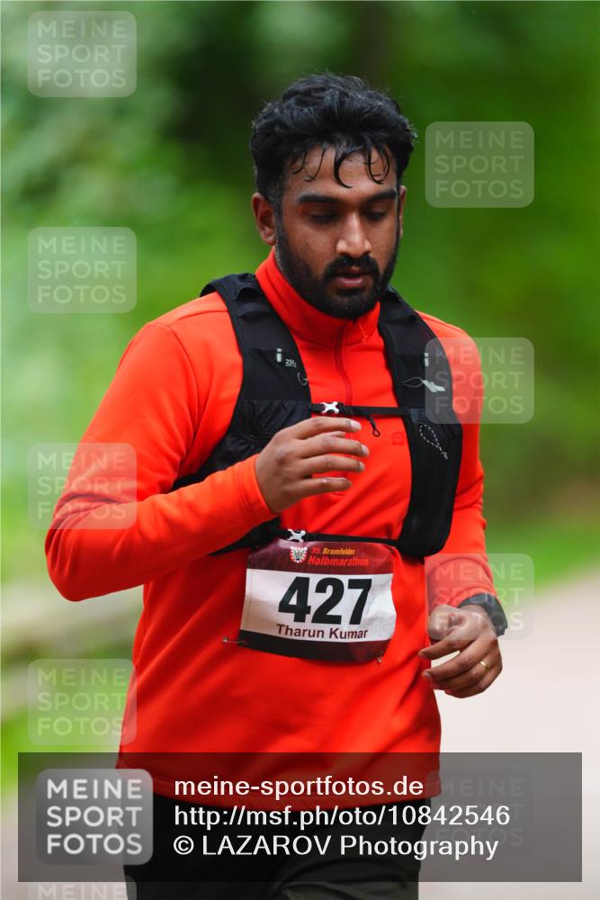 11.10.2026 - Bramfelder Halbmarathon 2026 LAZAROV Photography http://msf.ph/oto/10842546 11.10.2026 10:31:45 Laufen 25, 35, 427 meine-sportfotos.de