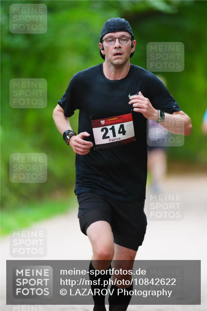 11.10.2026 - Bramfelder Halbmarathon 2026 LAZAROV Photography http://msf.ph/oto/10842622 11.10.2026 10:32:38 Laufen 35, 214 meine-sportfotos.de