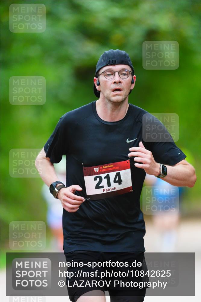 11.10.2026 - Bramfelder Halbmarathon 2026 LAZAROV Photography http://msf.ph/oto/10842625 11.10.2026 10:32:39 Laufen 35, 214 meine-sportfotos.de
