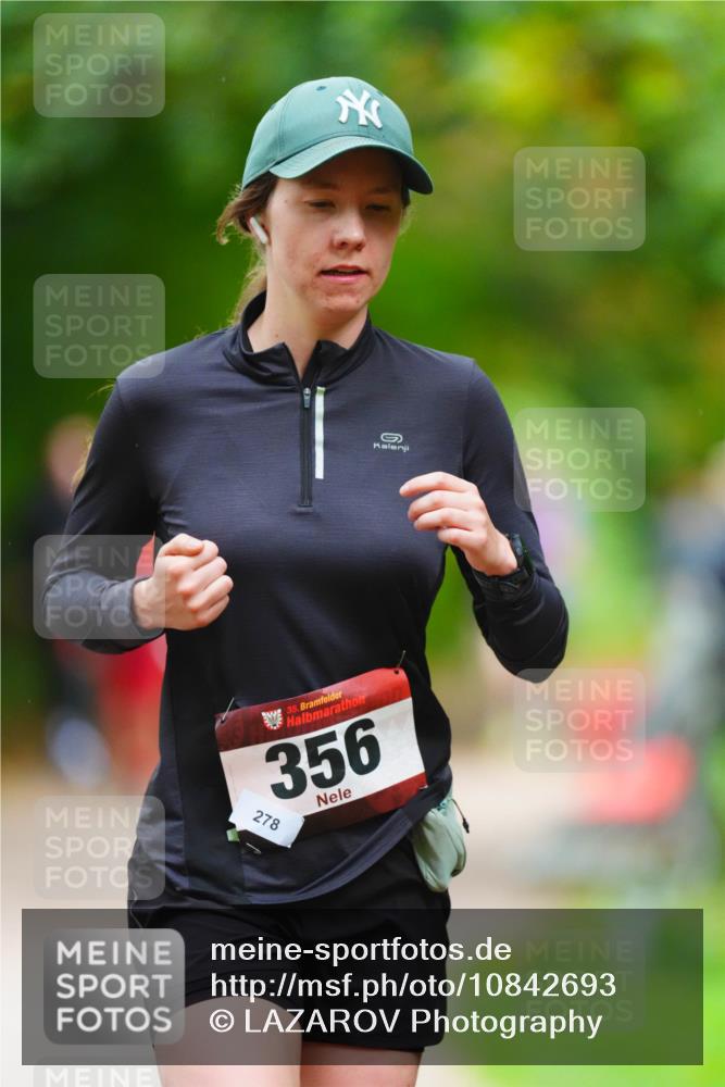 11.10.2026 - Bramfelder Halbmarathon 2026 LAZAROV Photography http://msf.ph/oto/10842693 11.10.2026 10:33:23 Laufen 35, 356, 278 meine-sportfotos.de