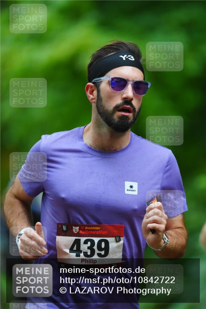 11.10.2026 - Bramfelder Halbmarathon 2026 LAZAROV Photography http://msf.ph/oto/10842722 11.10.2026 10:33:38 Laufen 3, 35, 439 meine-sportfotos.de