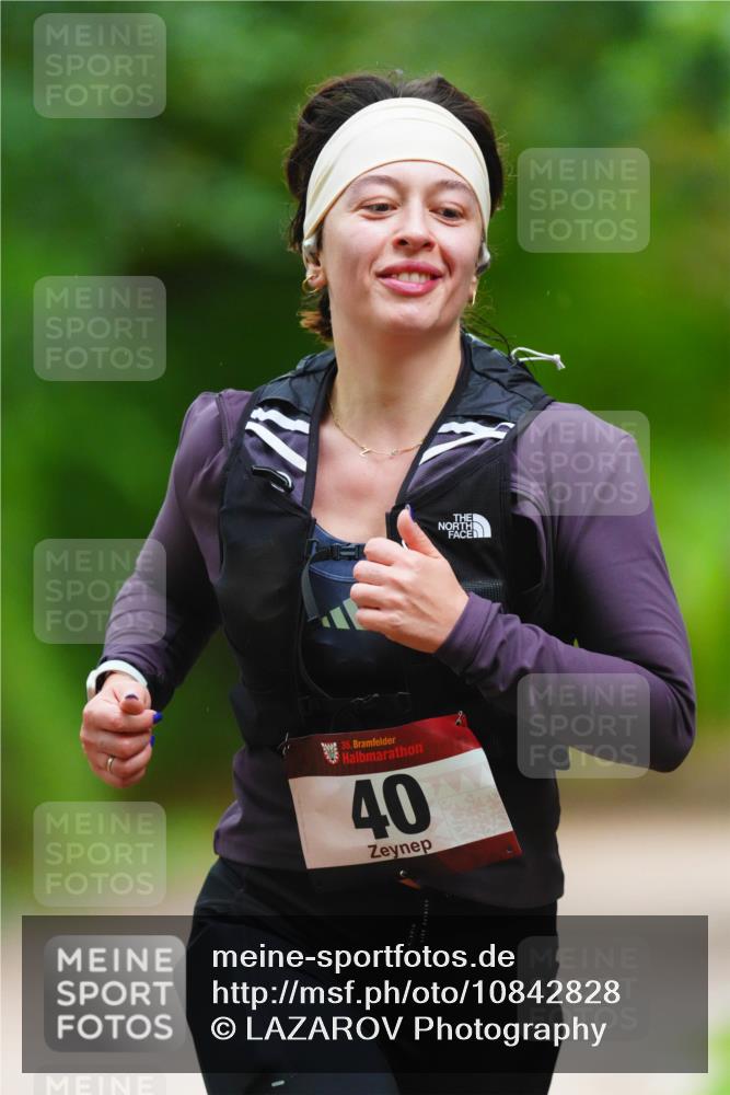 11.10.2026 - Bramfelder Halbmarathon 2026 LAZAROV Photography http://msf.ph/oto/10842828 11.10.2026 10:35:07 Laufen 35, 40 meine-sportfotos.de