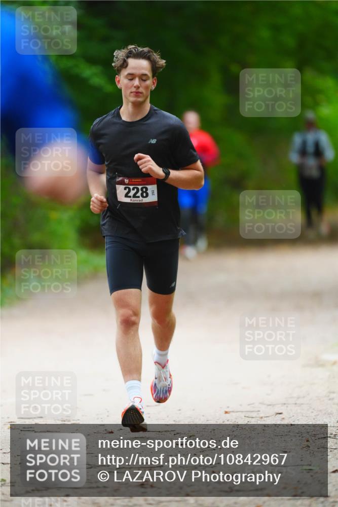 11.10.2026 - Bramfelder Halbmarathon 2026 LAZAROV Photography http://msf.ph/oto/10842967 11.10.2026 10:37:37 Laufen 228 meine-sportfotos.de